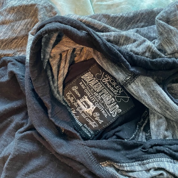 Lightweight hoodie - Picture 3 of 3